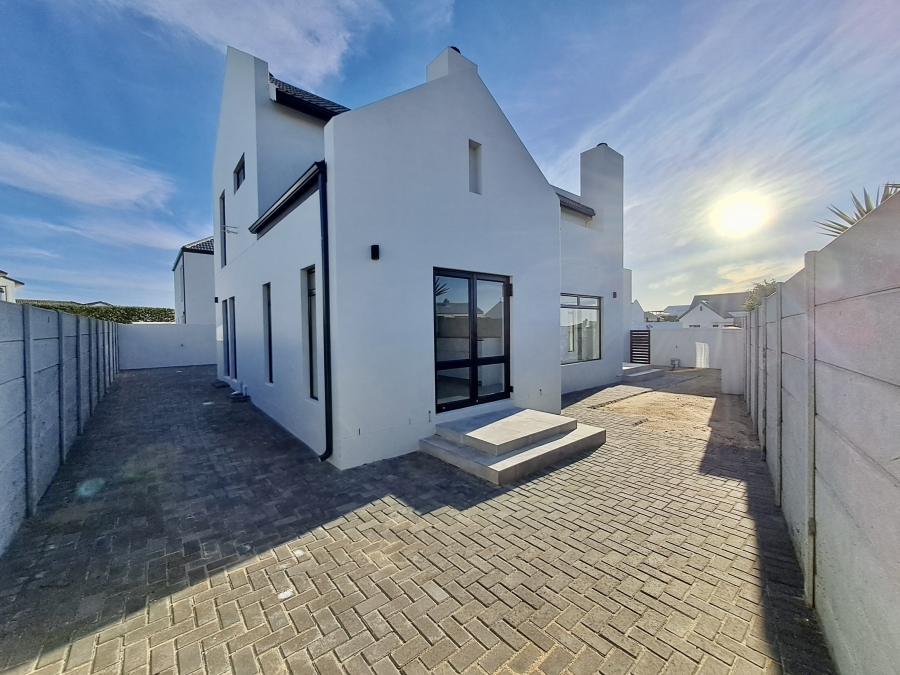 3 Bedroom Property for Sale in Yzerfontein Western Cape